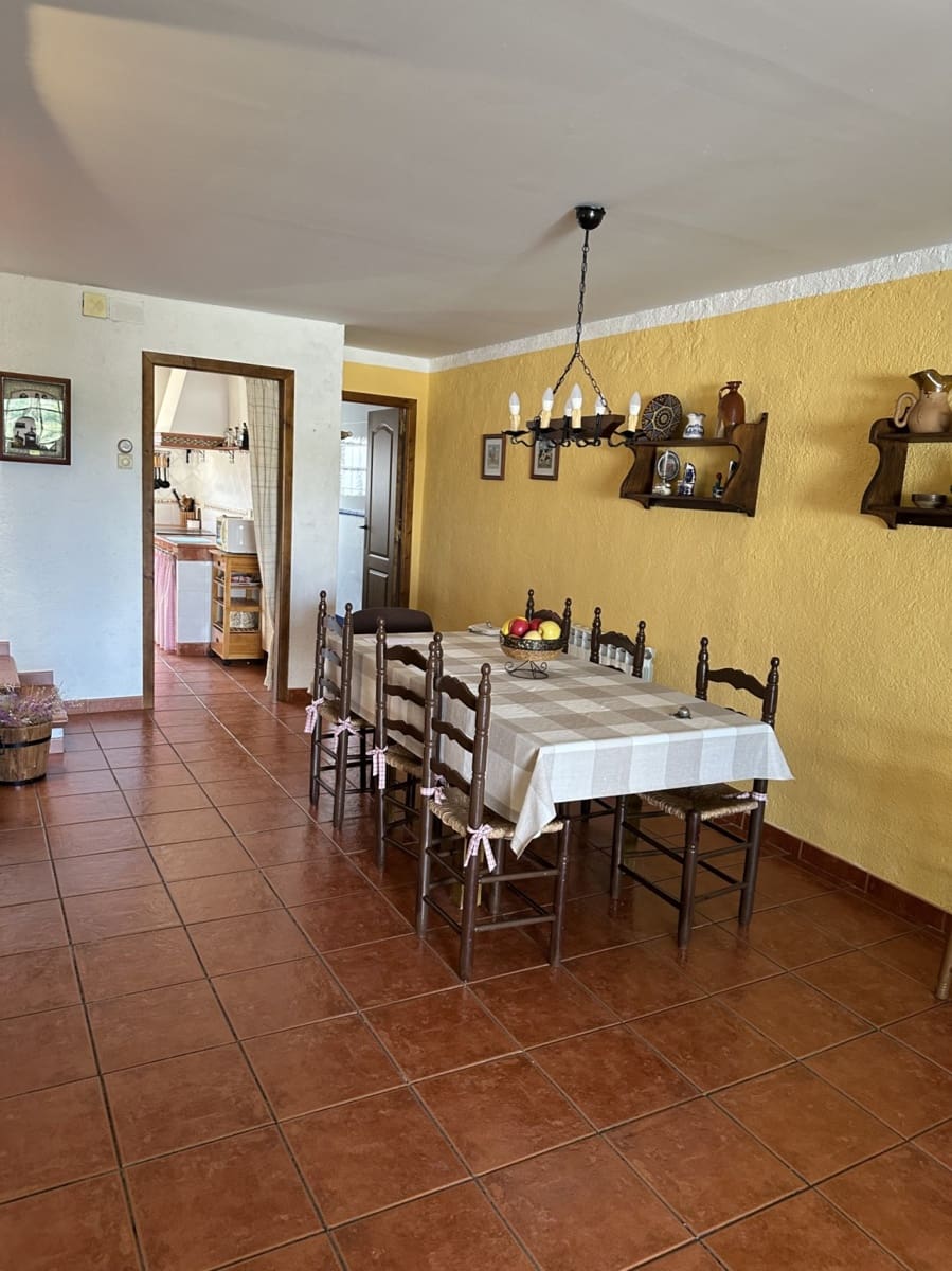 3 bedroom Villa for sale in La Pobla de Montornes with garage - € 199,900 (Ref: 9184245)