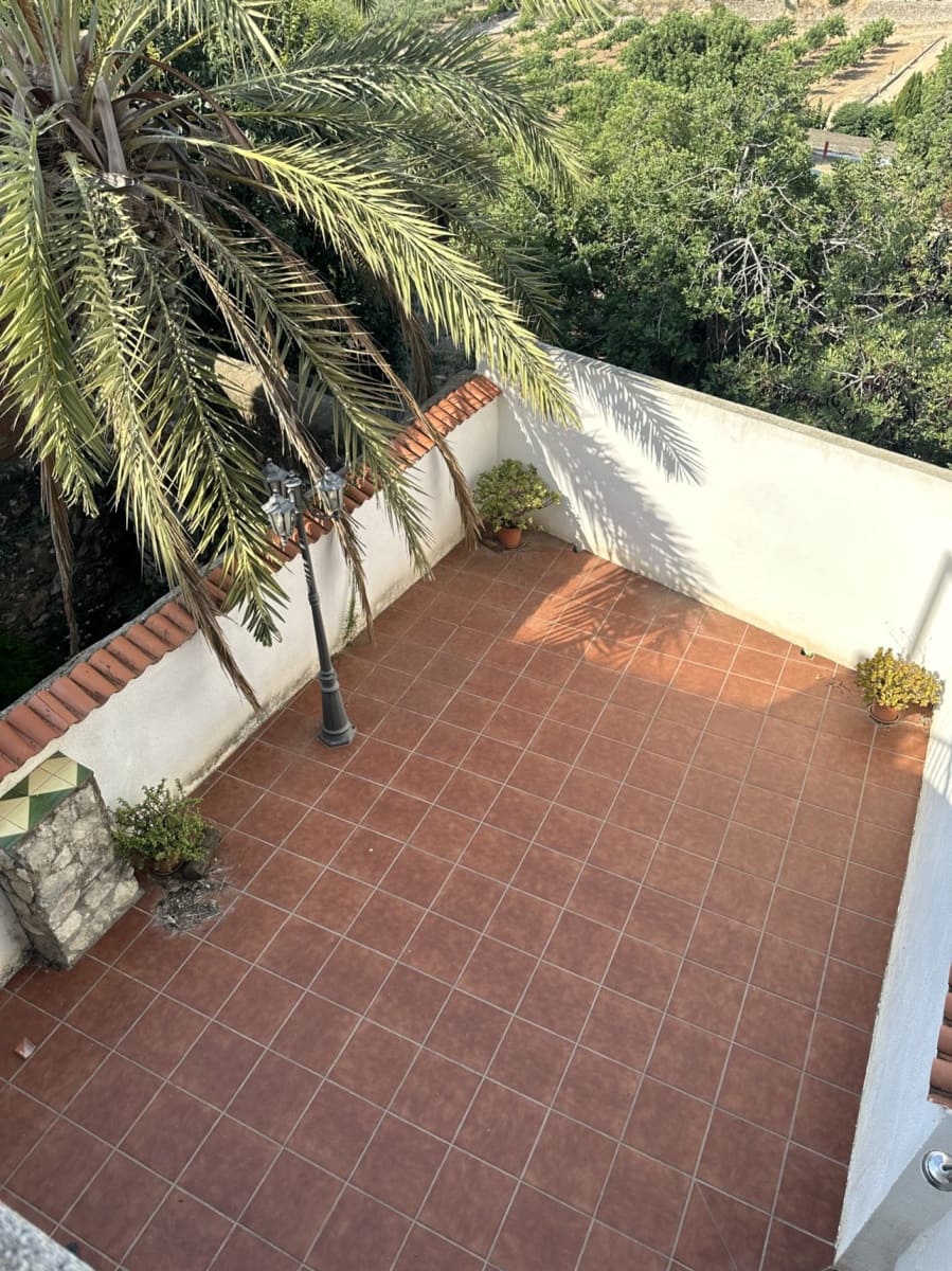 3 bedroom Villa for sale in La Pobla de Montornes with garage - € 199,900 (Ref: 9184245)