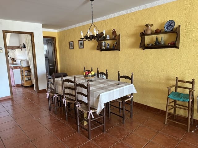 3 bedroom Villa for sale in La Pobla de Montornès with garage - € 199,900 (Ref: 9184245)