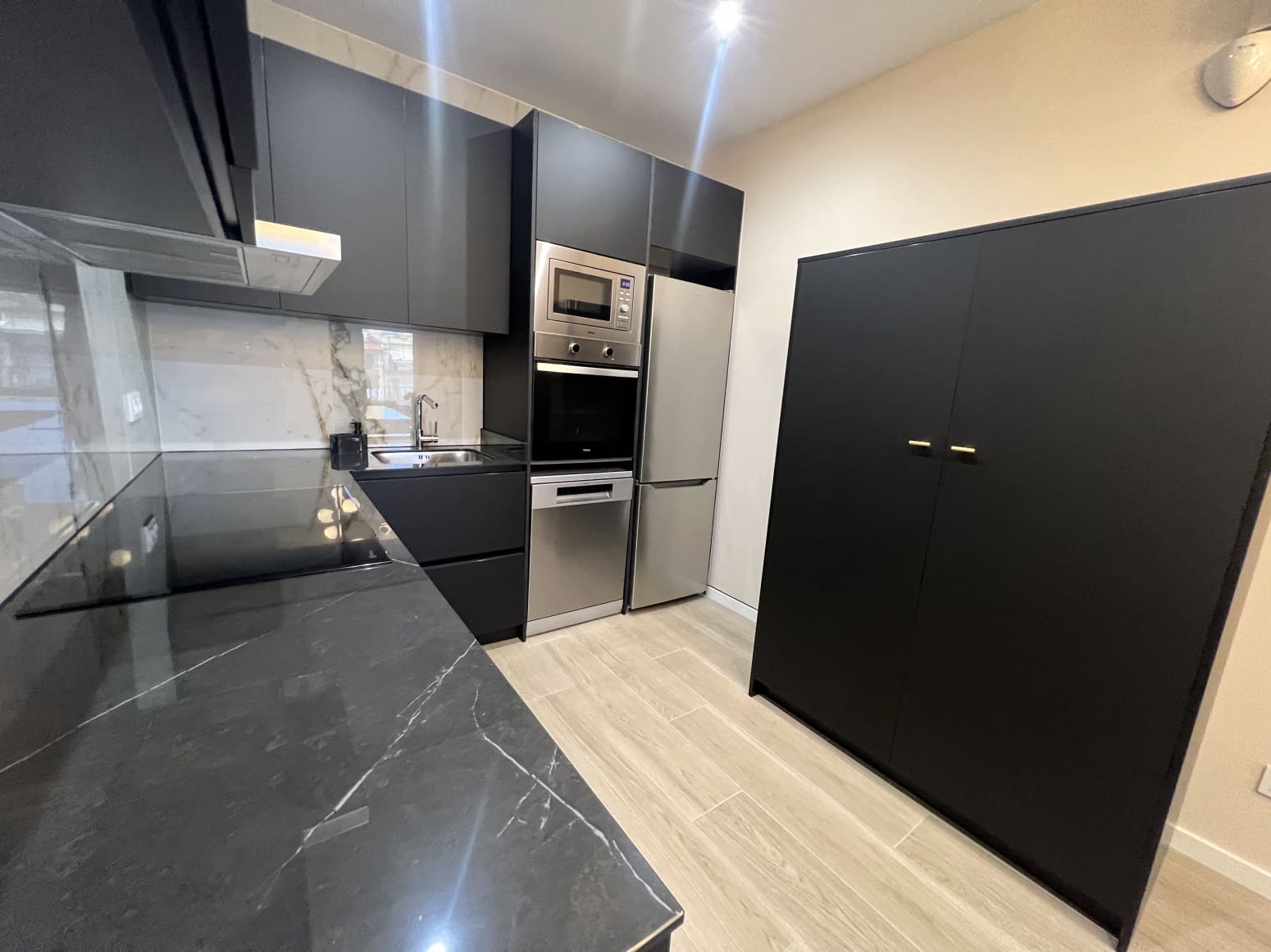 4 soveværelse Lejlighed til salg i Barcelona by - € 1.140.000 (Ref: 9245607)