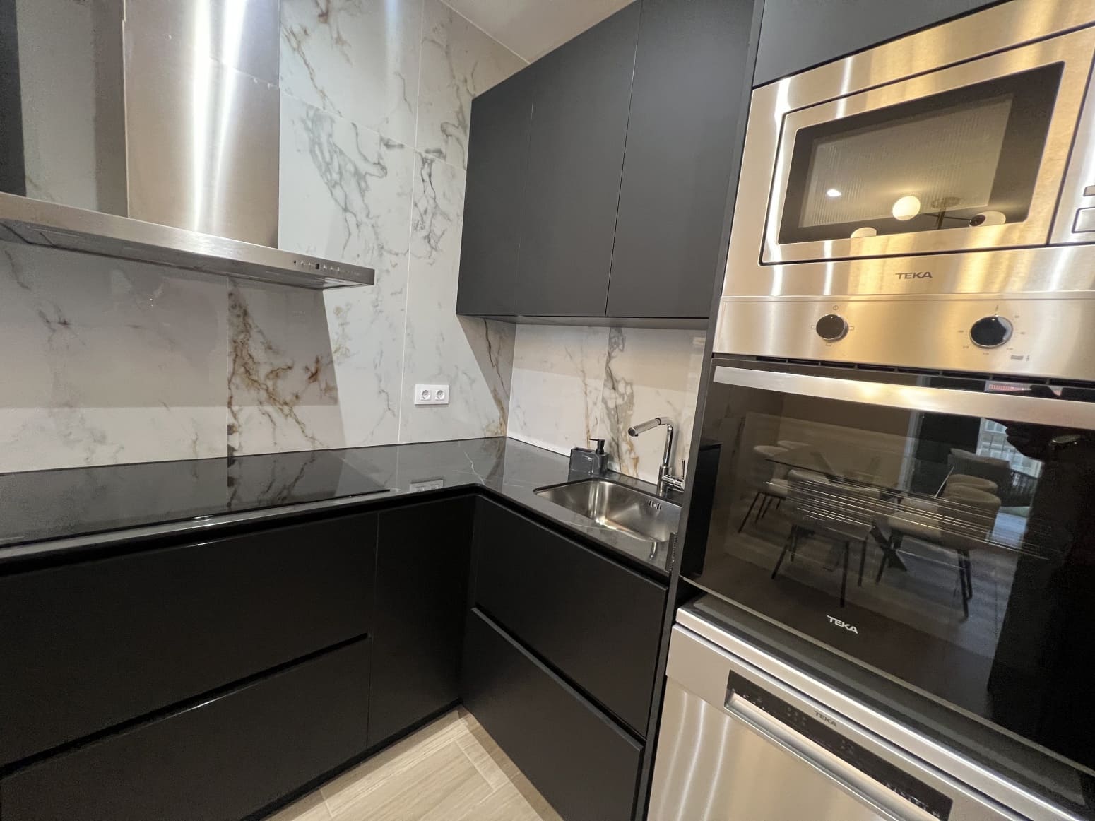 4 soveværelse Lejlighed til salg i Barcelona by - € 1.140.000 (Ref: 9245607)