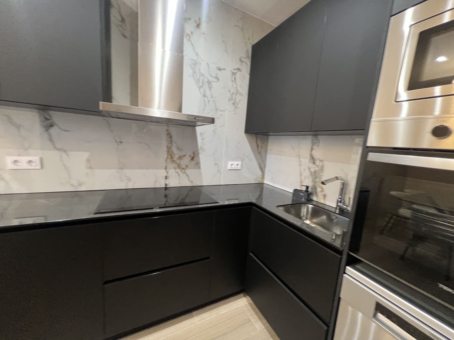 4 soveværelse Lejlighed til salg i Barcelona by - € 1.140.000 (Ref: 9245607)