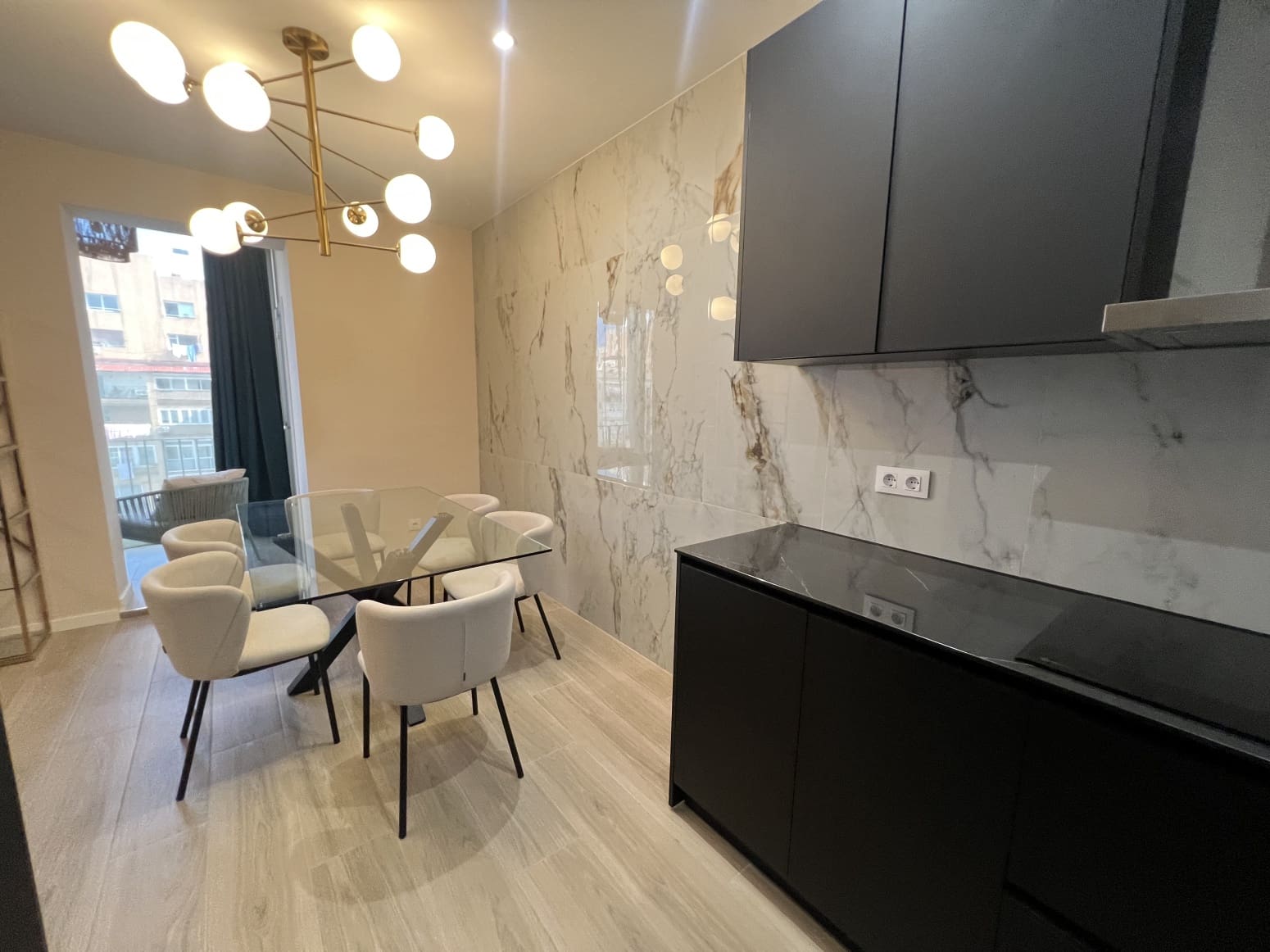 4 soveværelse Lejlighed til salg i Barcelona by - € 1.140.000 (Ref: 9245607)