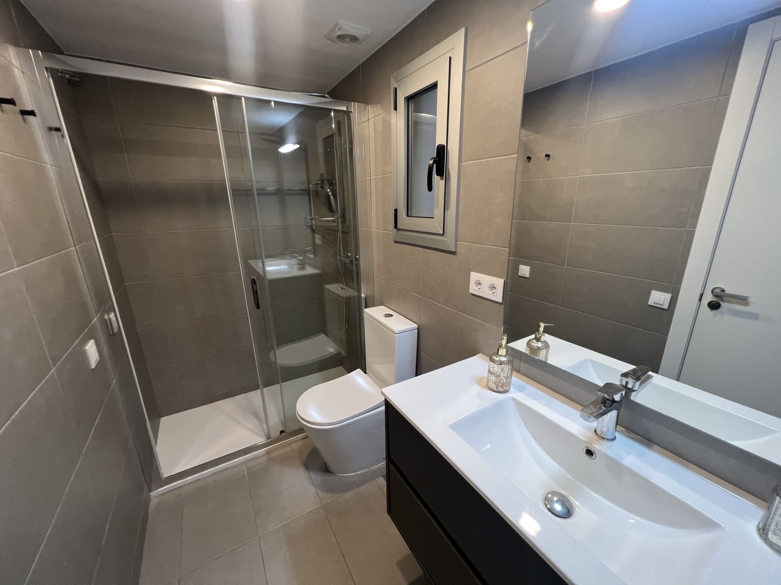 4 soveværelse Lejlighed til salg i Barcelona by - € 1.140.000 (Ref: 9245607)