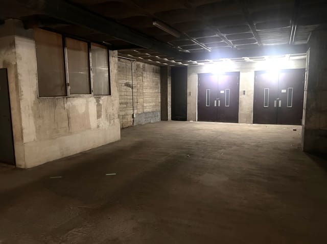 Garage till salu i L'Hospitalet de Llobregat - 334 000 € (Ref: 9254040)