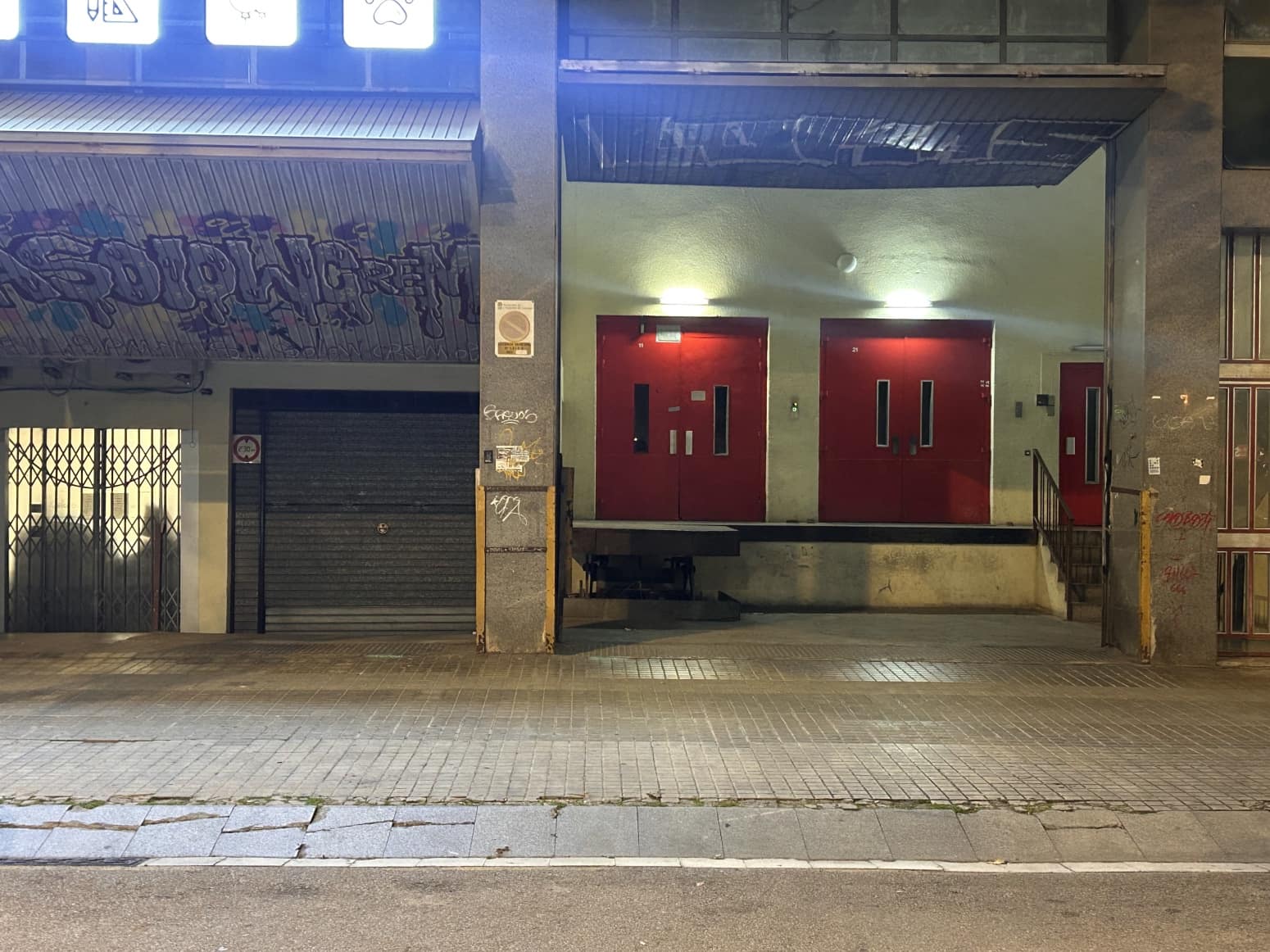 Garage for sale in L'Hospitalet de Llobregat - € 334,000 (Ref: 9254040)