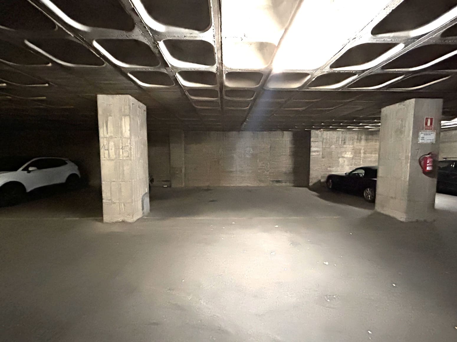 Garage for sale in L'Hospitalet de Llobregat - € 334,000 (Ref: 9254040)