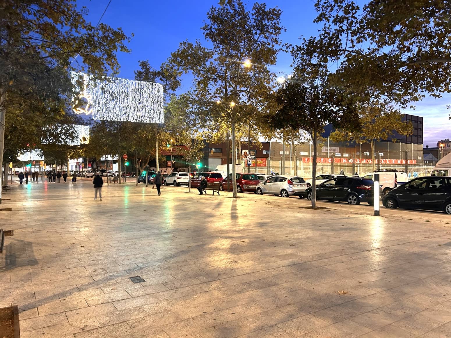 Garage for sale in L'Hospitalet de Llobregat - € 334,000 (Ref: 9254040)