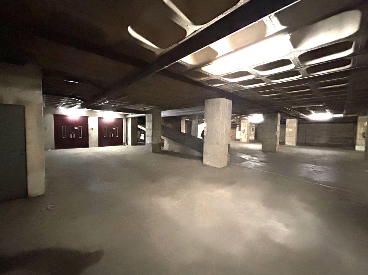 Garage for sale in L'Hospitalet de Llobregat - € 334,000 (Ref: 9254040)