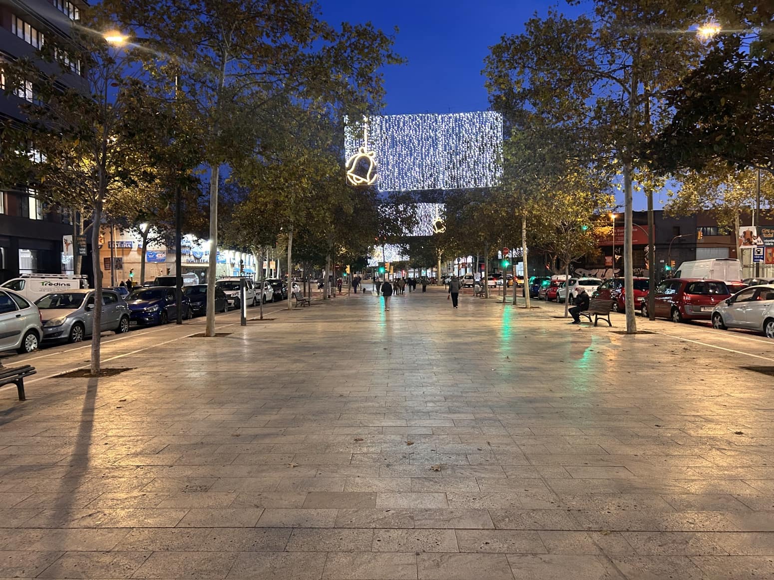 Garage for sale in L'Hospitalet de Llobregat - € 334,000 (Ref: 9254040)