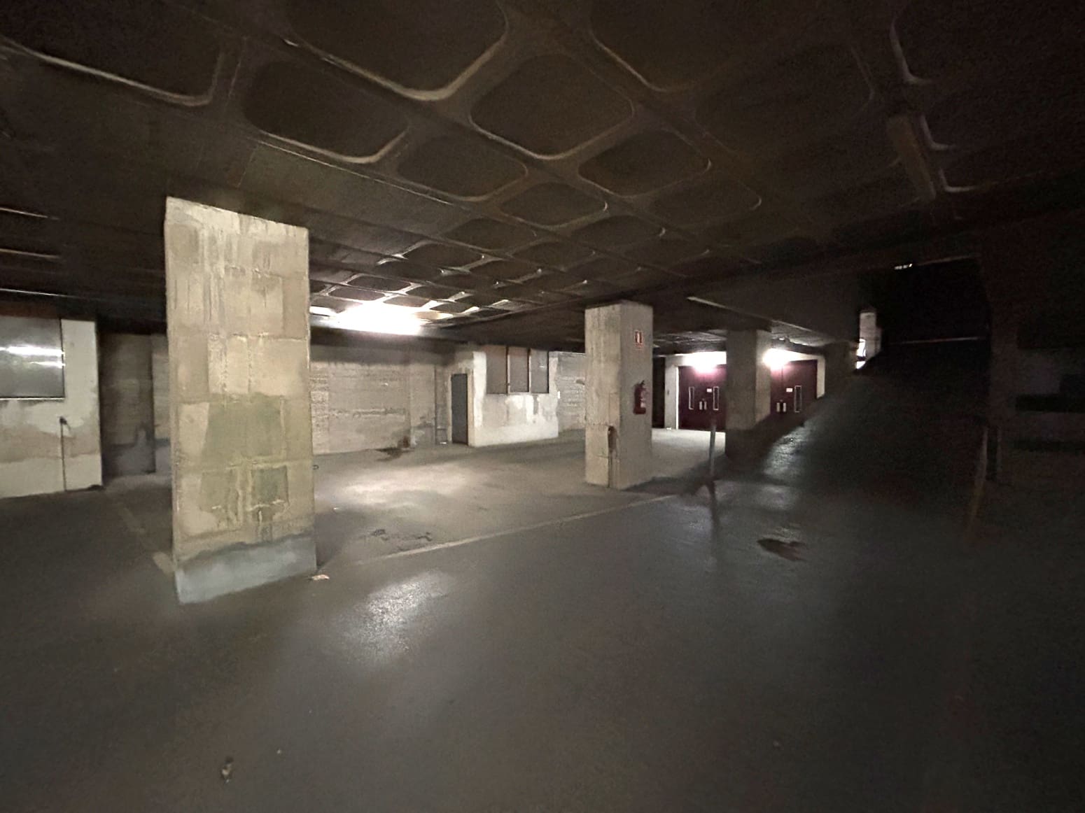 Garage for sale in L'Hospitalet de Llobregat - € 334,000 (Ref: 9254040)