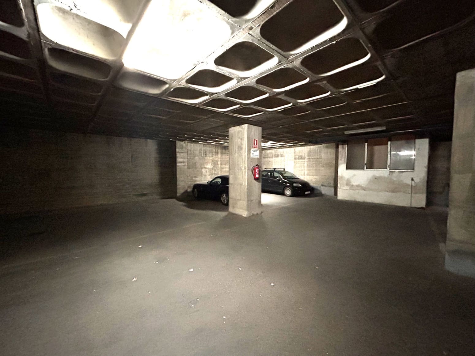 Garage for sale in L'Hospitalet de Llobregat - € 334,000 (Ref: 9254040)