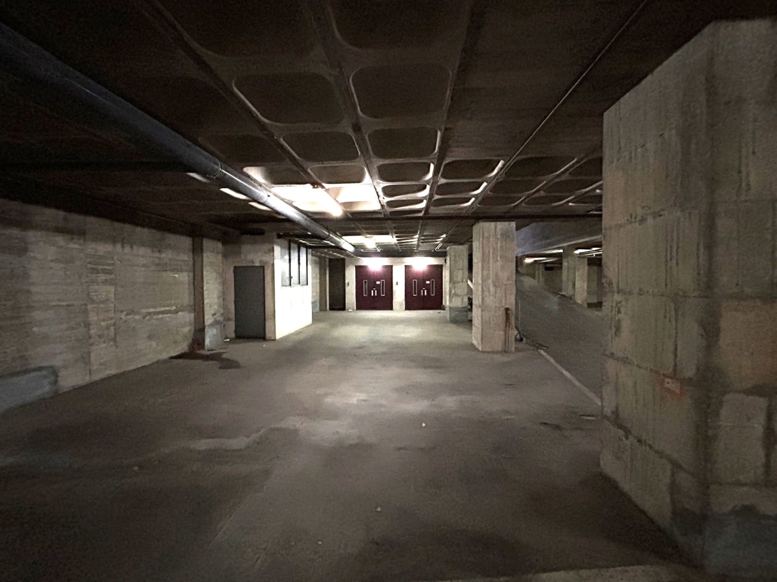 Garage for sale in L'Hospitalet de Llobregat - € 334,000 (Ref: 9254040)