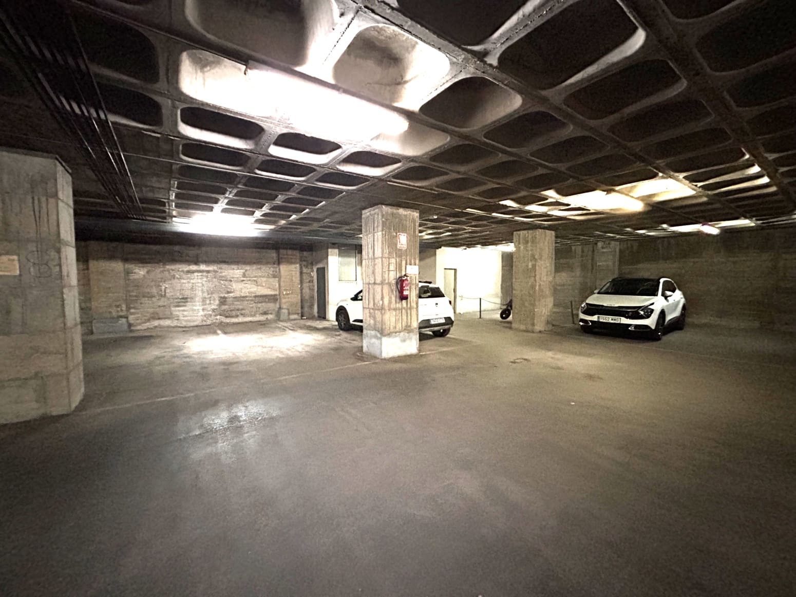 Garage for sale in L'Hospitalet de Llobregat - € 334,000 (Ref: 9254040)