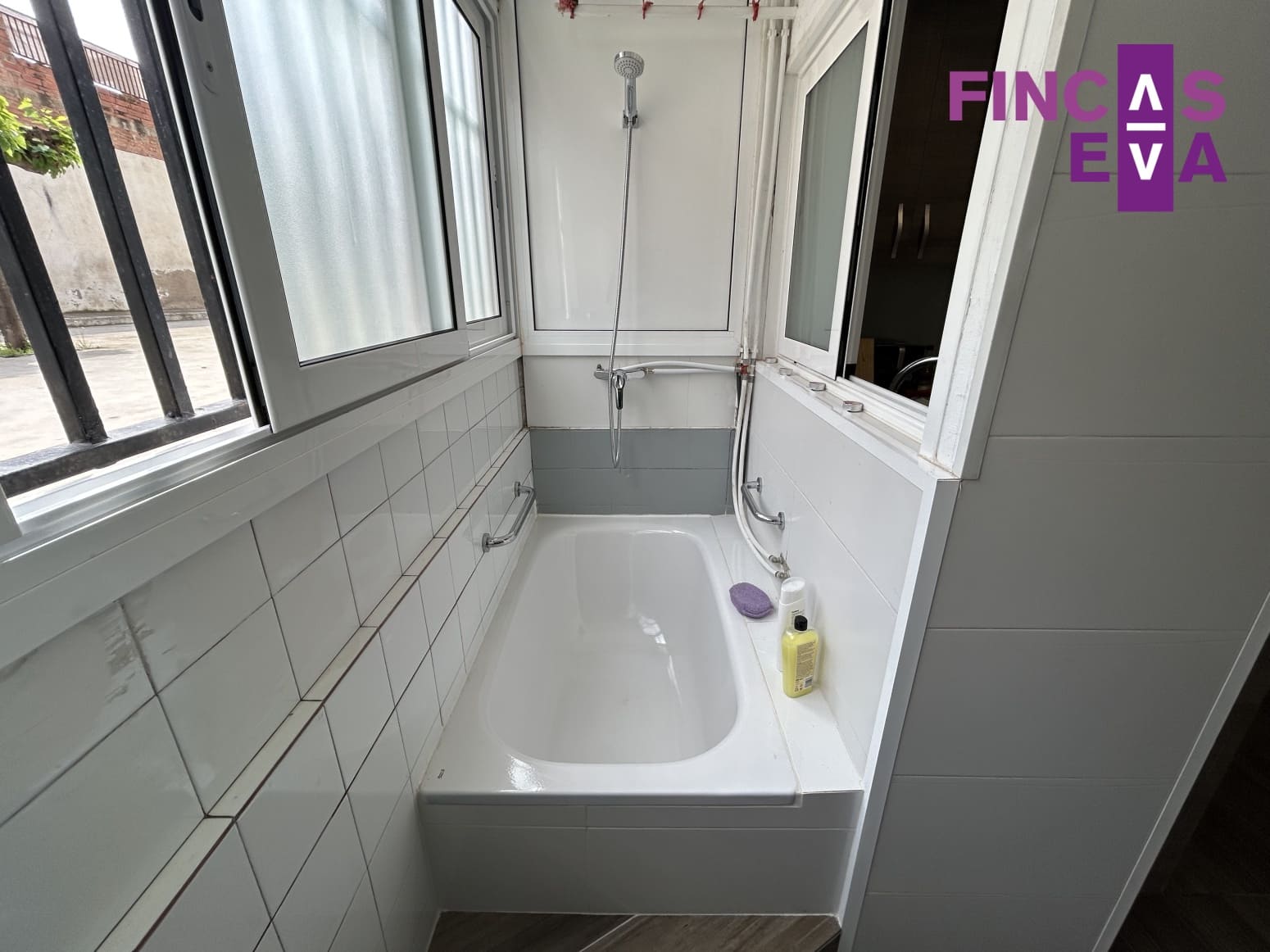 3 soveværelse Lejlighed til salg i Barcelona by - € 145.000 (Ref: 9288287)