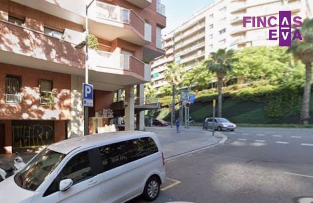 Garage till salu i El Baix Guinardó, Barcelona stad - 22 000 € (Ref: 9297778)