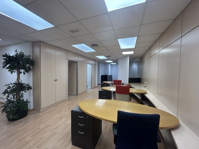 Biuro do wynajęcia w La Nova Esquerra de L'Eixample, Miasto Barcelona - 4 439 € (Ref: 9343311)