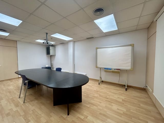 Biuro do wynajęcia w La Nova Esquerra de L'Eixample, Miasto Barcelona - 4 439 € (Ref: 9343311)