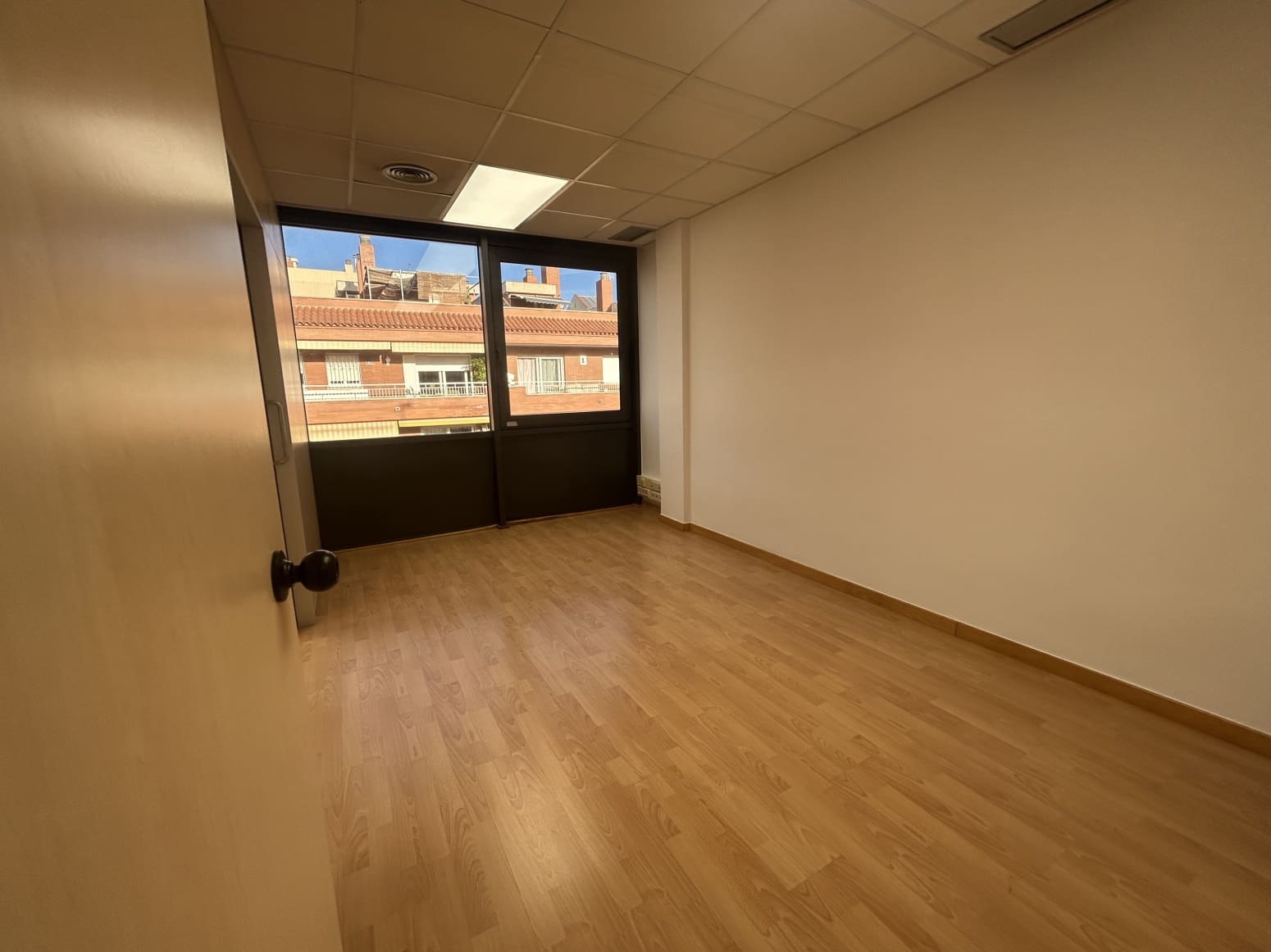 Biuro do wynajęcia w Miasto Barcelona - 4 439 € (Ref: 9343311)