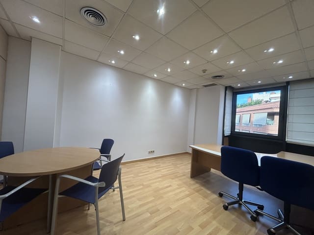 Biuro do wynajęcia w La Nova Esquerra de L'Eixample, Miasto Barcelona - 4 439 € (Ref: 9343311)