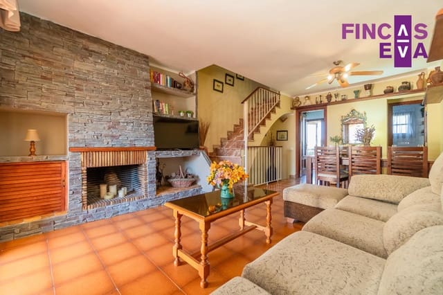 3 soverom Villa til salgs i Torredembarra med garasje - € 230 000 (Ref: 9352192)