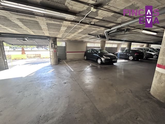 Garasje til salgs i Provençals del Poblenou, Barcelona by - € 23 000 (Ref: 9395361)