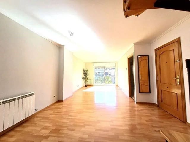 2 bedroom Flat for sale in Vilafranca del Penedès - € 249,000 (Ref: 9421786)