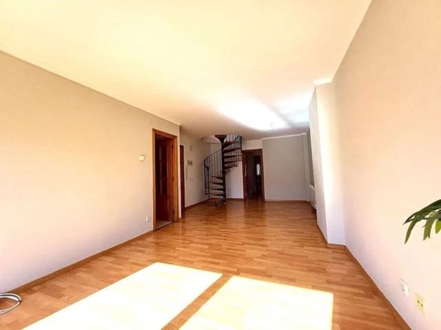 2 bedroom Flat for sale in Vilafranca del Penedès - € 249,000 (Ref: 9421786)