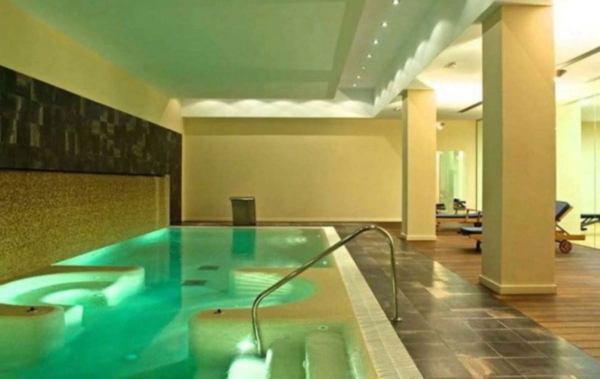 3 quarto Apartamento para venda em New Golden Mile com garagem - 700 000 € (Ref: 9469950)