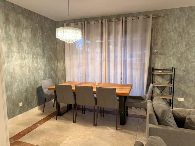 3 quarto Apartamento para venda em Nueva Atalaya, Estepona com garagem - 700 000 € (Ref: 9469950)