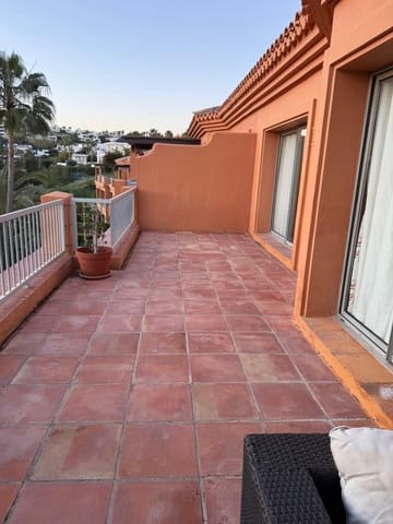 3 quarto Apartamento para venda em Nueva Atalaya, Estepona com garagem - 700 000 € (Ref: 9469950)