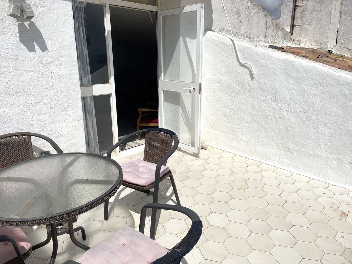 Piso de 2 habitaciones en Estepona en venta con piscina garaje - 410.000 € (Ref: 9471301)