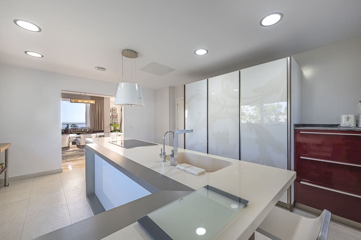 5 camera da letto Villa in vendita in Marbella con piscina garage - 2.500.000 € (Rif: 9471302)