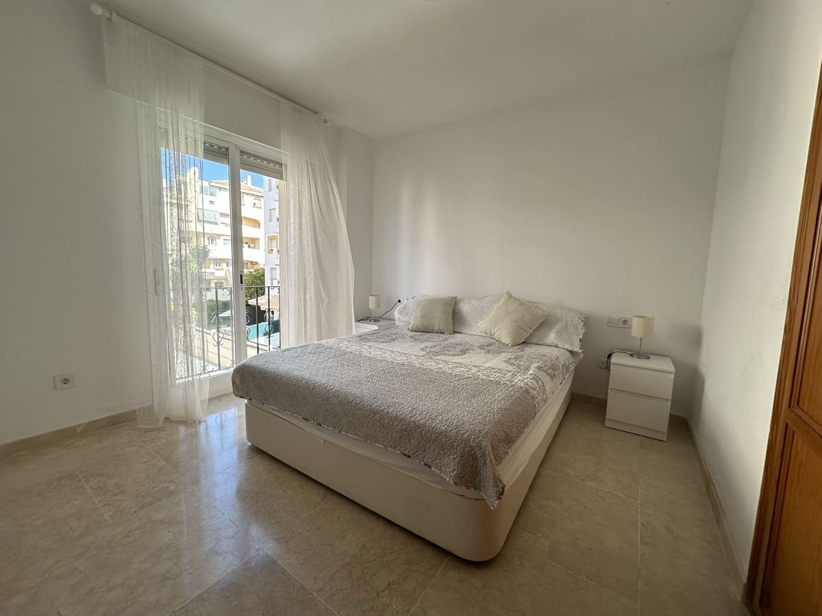 2 quarto Apartamento para venda em Estepona com piscina garagem - 349 000 € (Ref: 9471304)