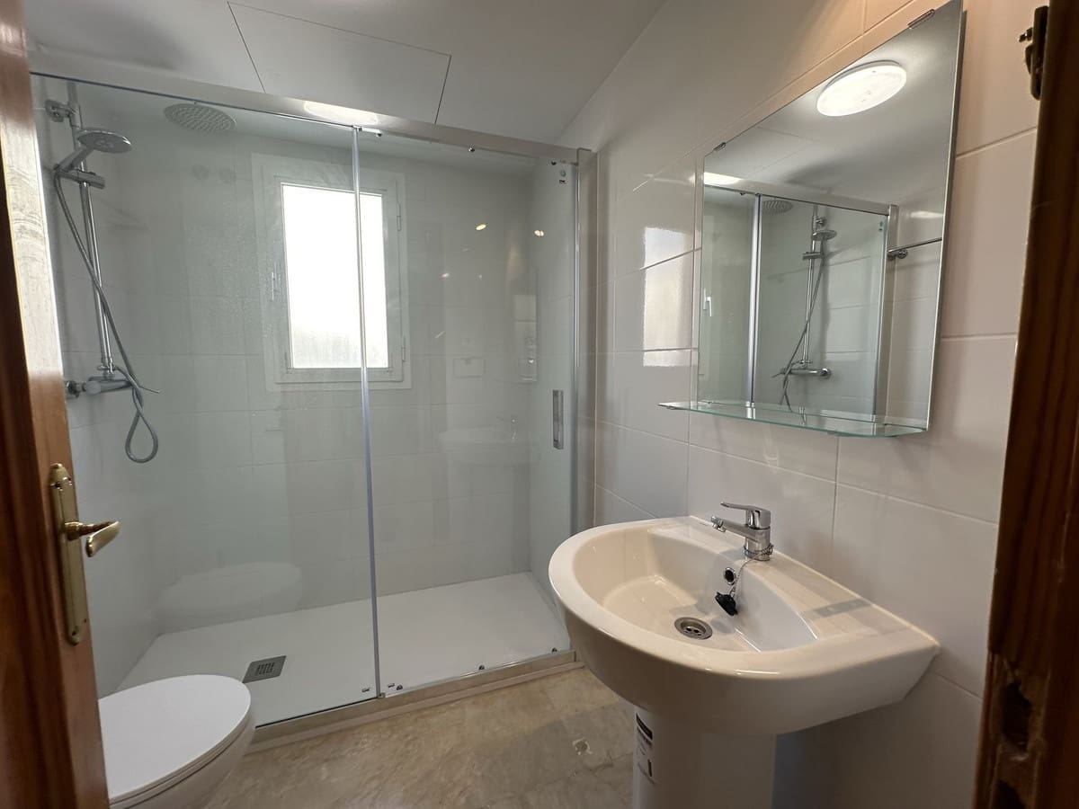 2 quarto Apartamento para venda em Estepona com piscina garagem - 349 000 € (Ref: 9471304)