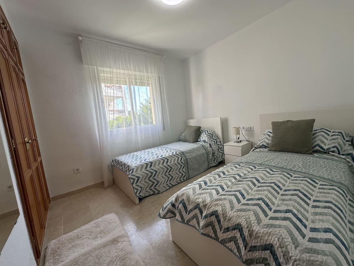 2 quarto Apartamento para venda em Estepona com piscina garagem - 349 000 € (Ref: 9471304)