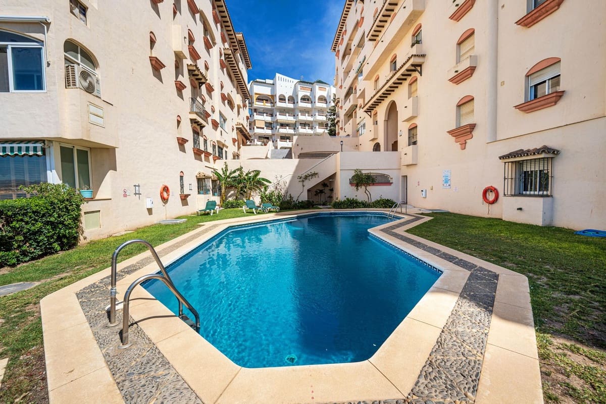 2 quarto Apartamento para venda em Estepona com piscina garagem - 349 000 € (Ref: 9471304)