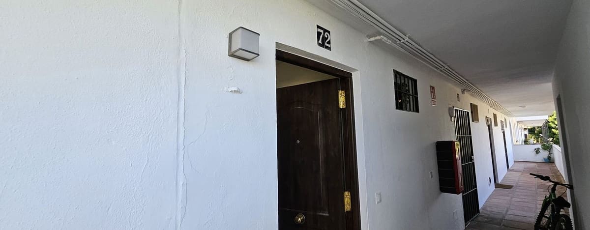 1 sovrum Lägenhet till salu i Estepona med pool - 210 000 € (Ref: 9471533)