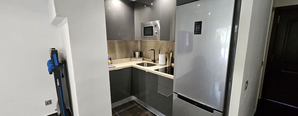 1 sovrum Lägenhet till salu i Estepona med pool - 210 000 € (Ref: 9471533)