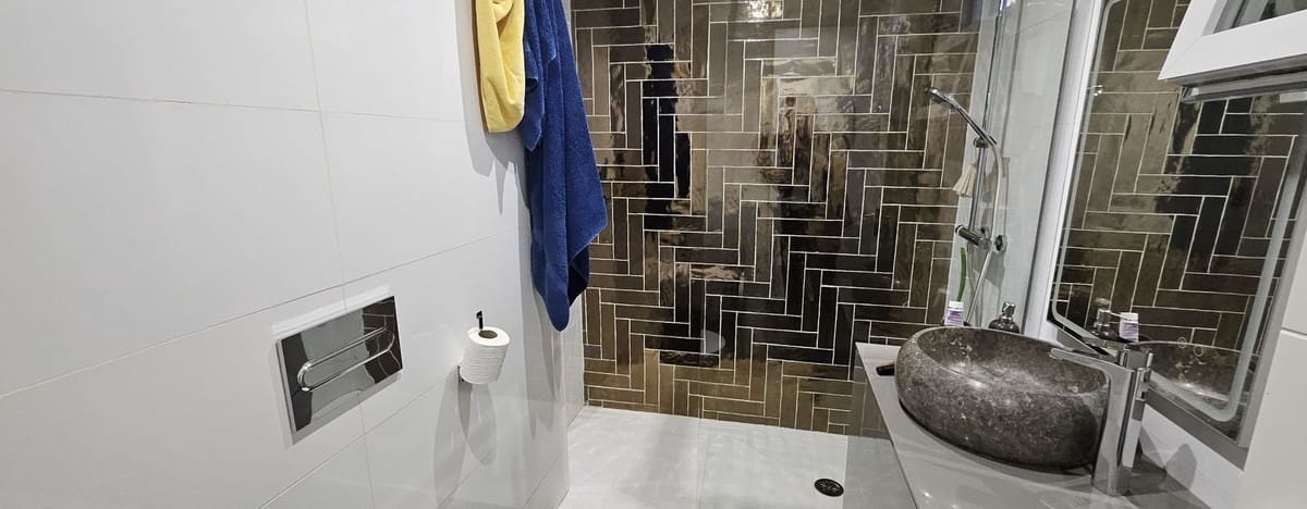 1 sovrum Lägenhet till salu i Estepona med pool - 210 000 € (Ref: 9471533)