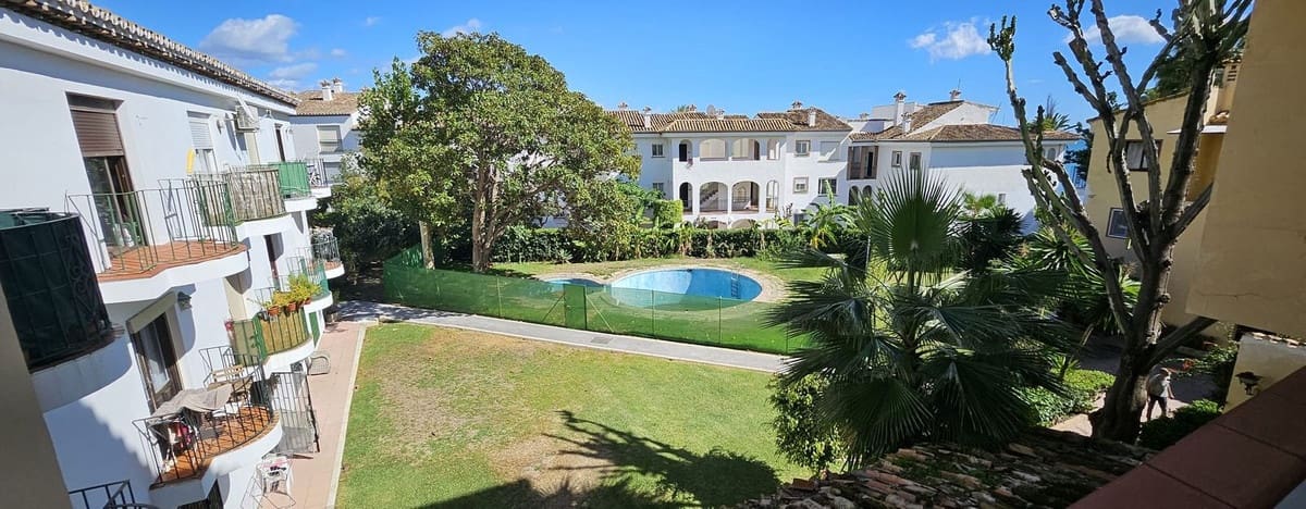 1 sovrum Lägenhet till salu i Estepona med pool - 210 000 € (Ref: 9471533)