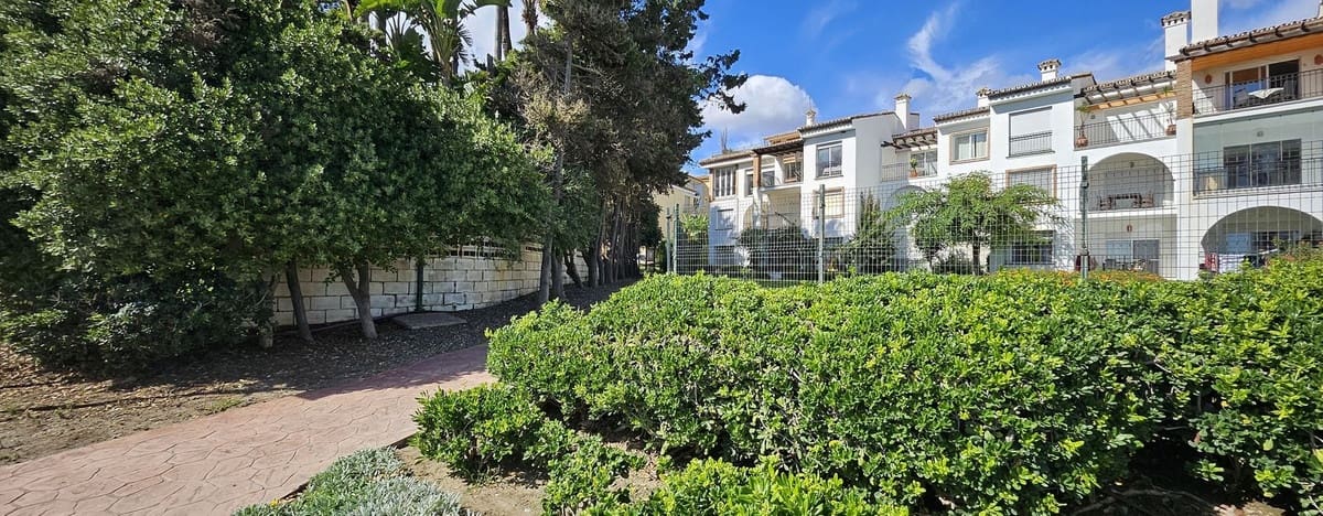 1 sovrum Lägenhet till salu i Estepona med pool - 210 000 € (Ref: 9471533)