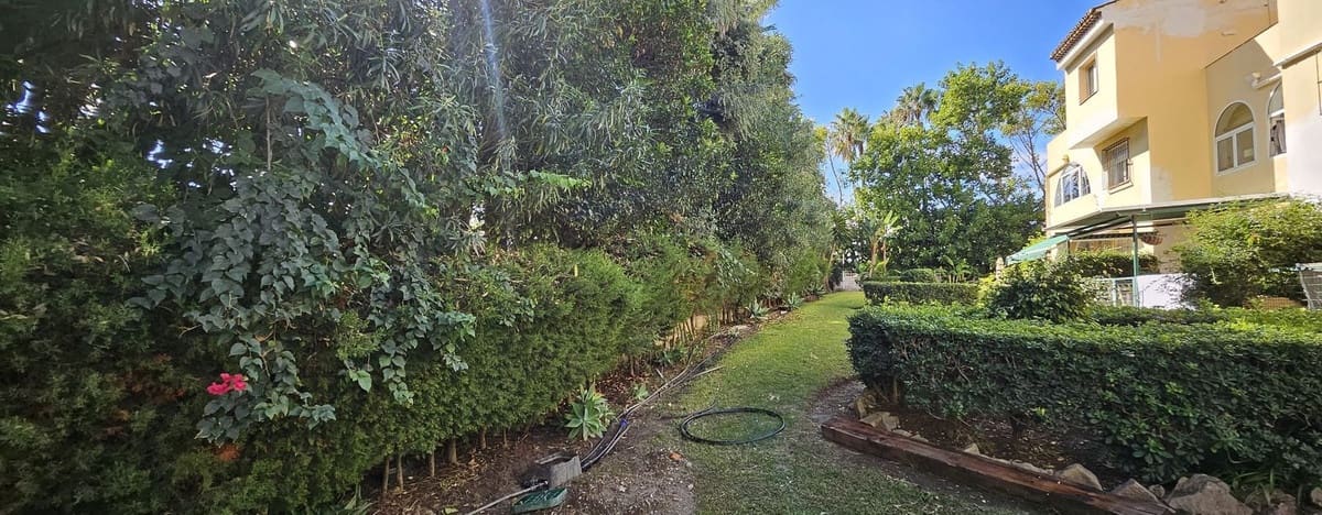 1 sovrum Lägenhet till salu i Estepona med pool - 210 000 € (Ref: 9471533)