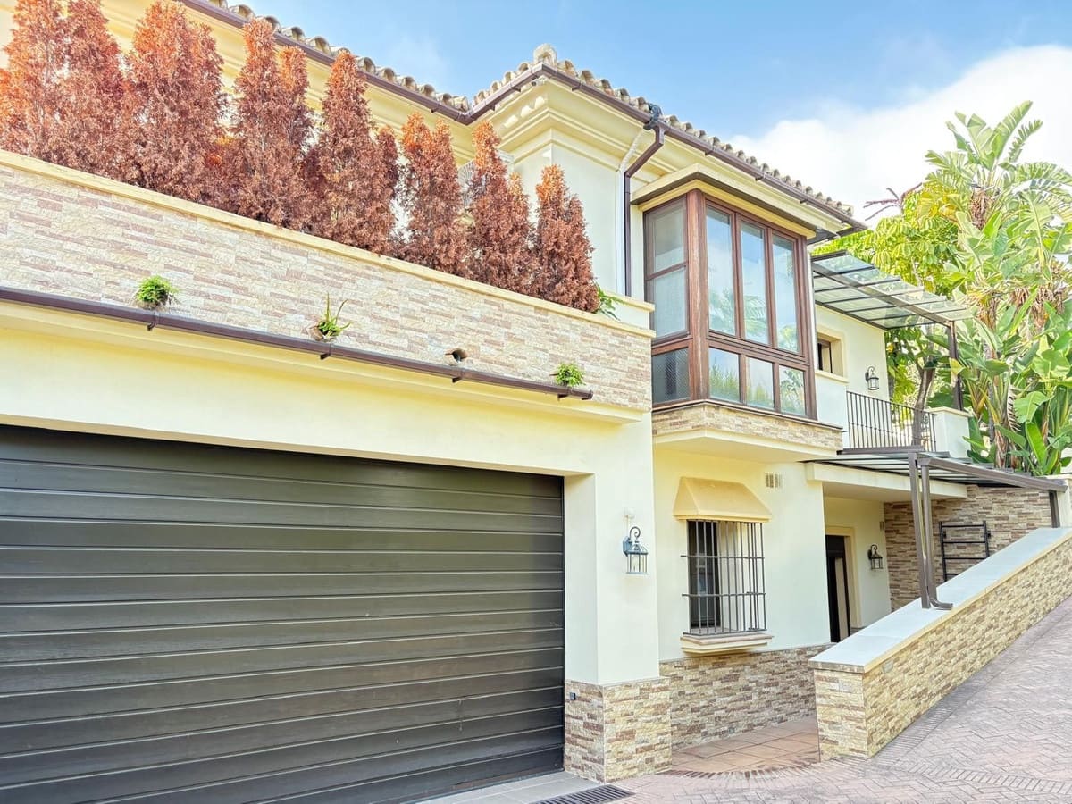 5 quarto Moradia para venda em El Paraiso com piscina garagem - 1 780 000 € (Ref: 9471620)