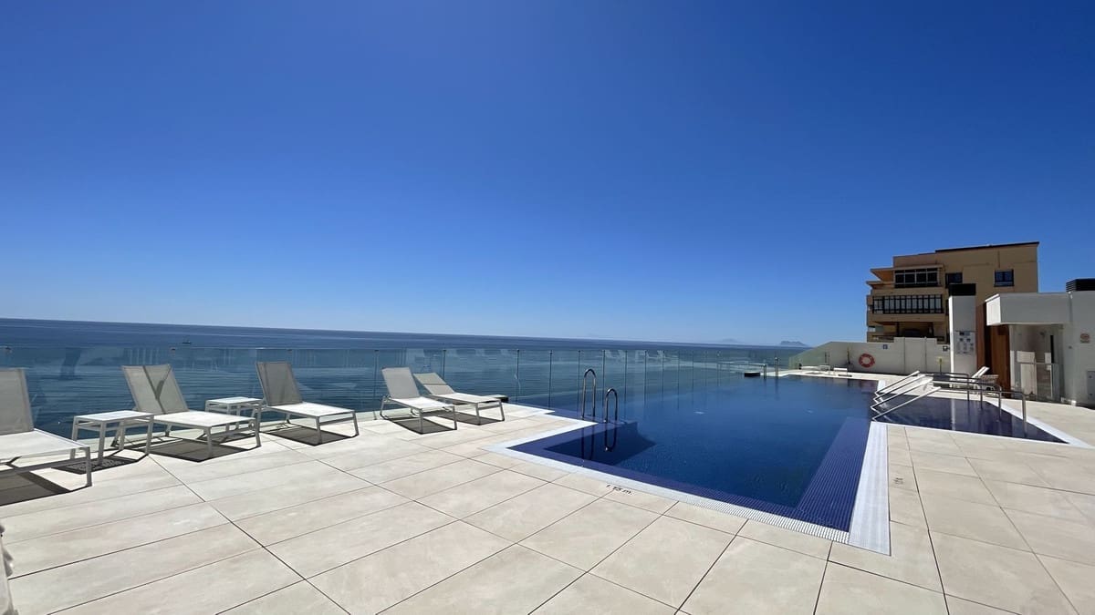 1 soveværelse Lejlighed til salg i Estepona med swimmingpool garage - € 595.000 (Ref: 9471787)