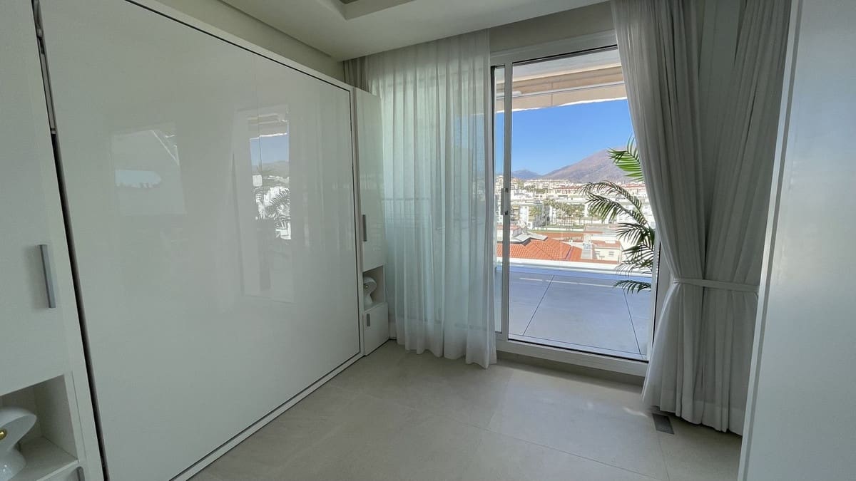 1 soveværelse Lejlighed til salg i Estepona med swimmingpool garage - € 595.000 (Ref: 9471787)