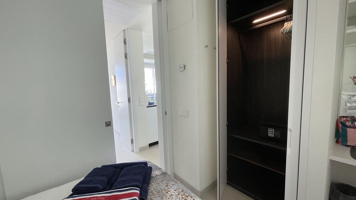 1 soveværelse Lejlighed til salg i Estepona med swimmingpool garage - € 595.000 (Ref: 9471787)