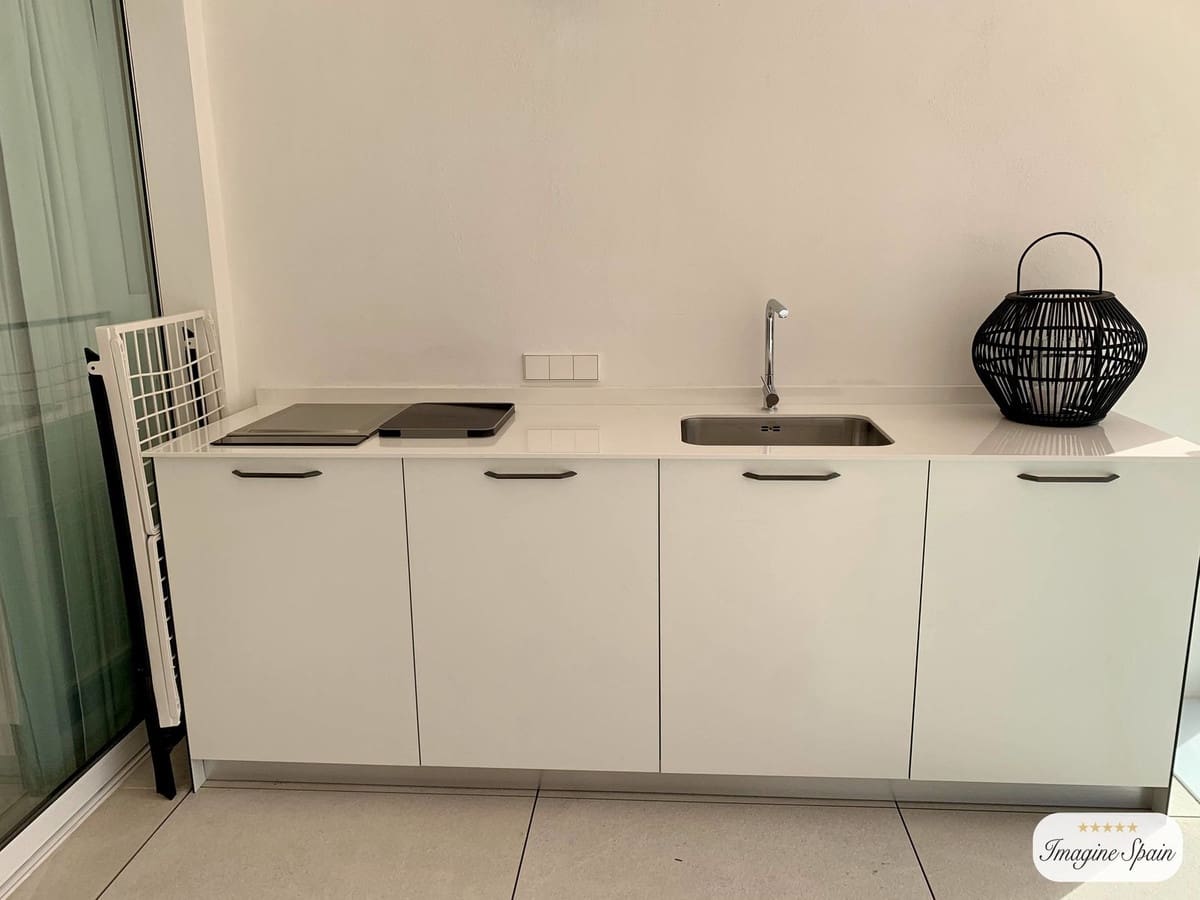 1 soveværelse Lejlighed til salg i Estepona med swimmingpool garage - € 595.000 (Ref: 9471787)