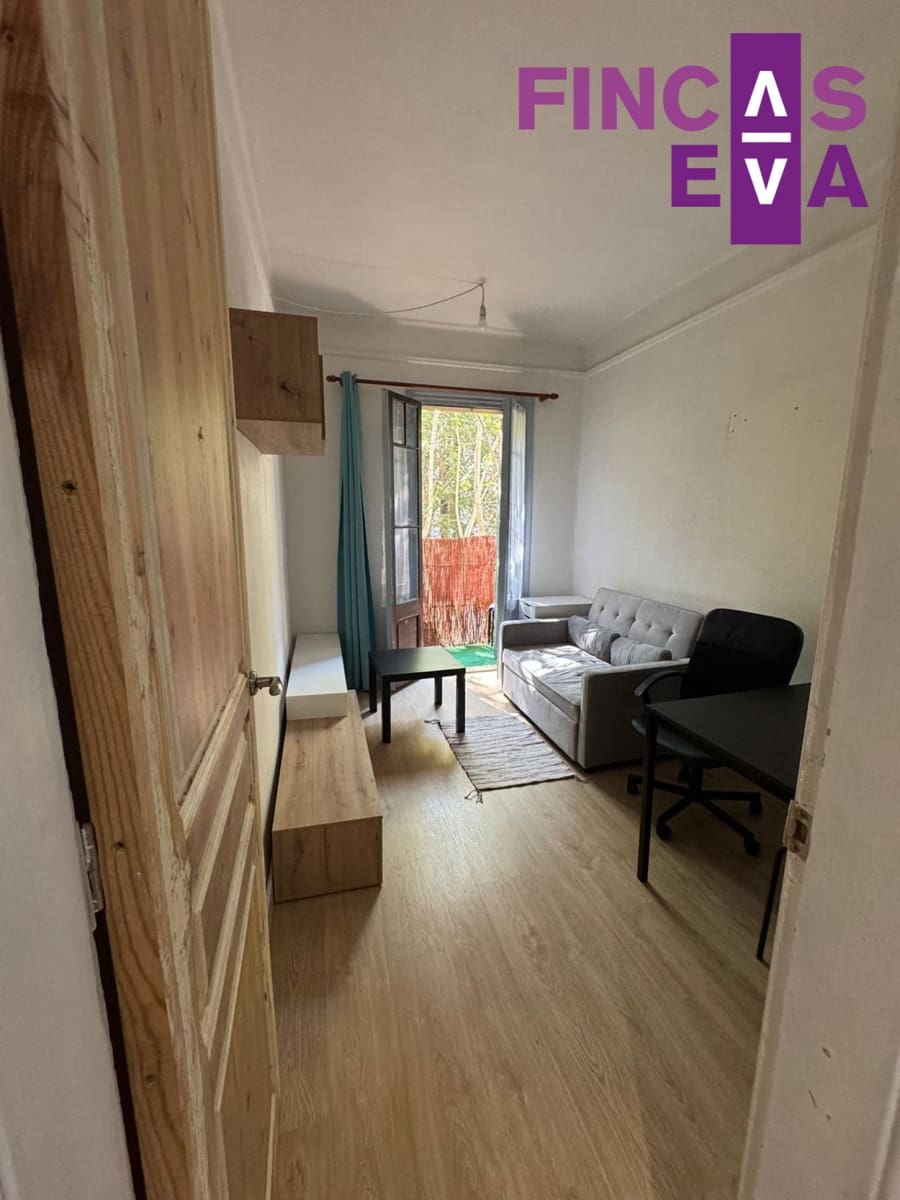 2 bedroom Flat for sale in Barcelona city - € 350,000 (Ref: 9473574)