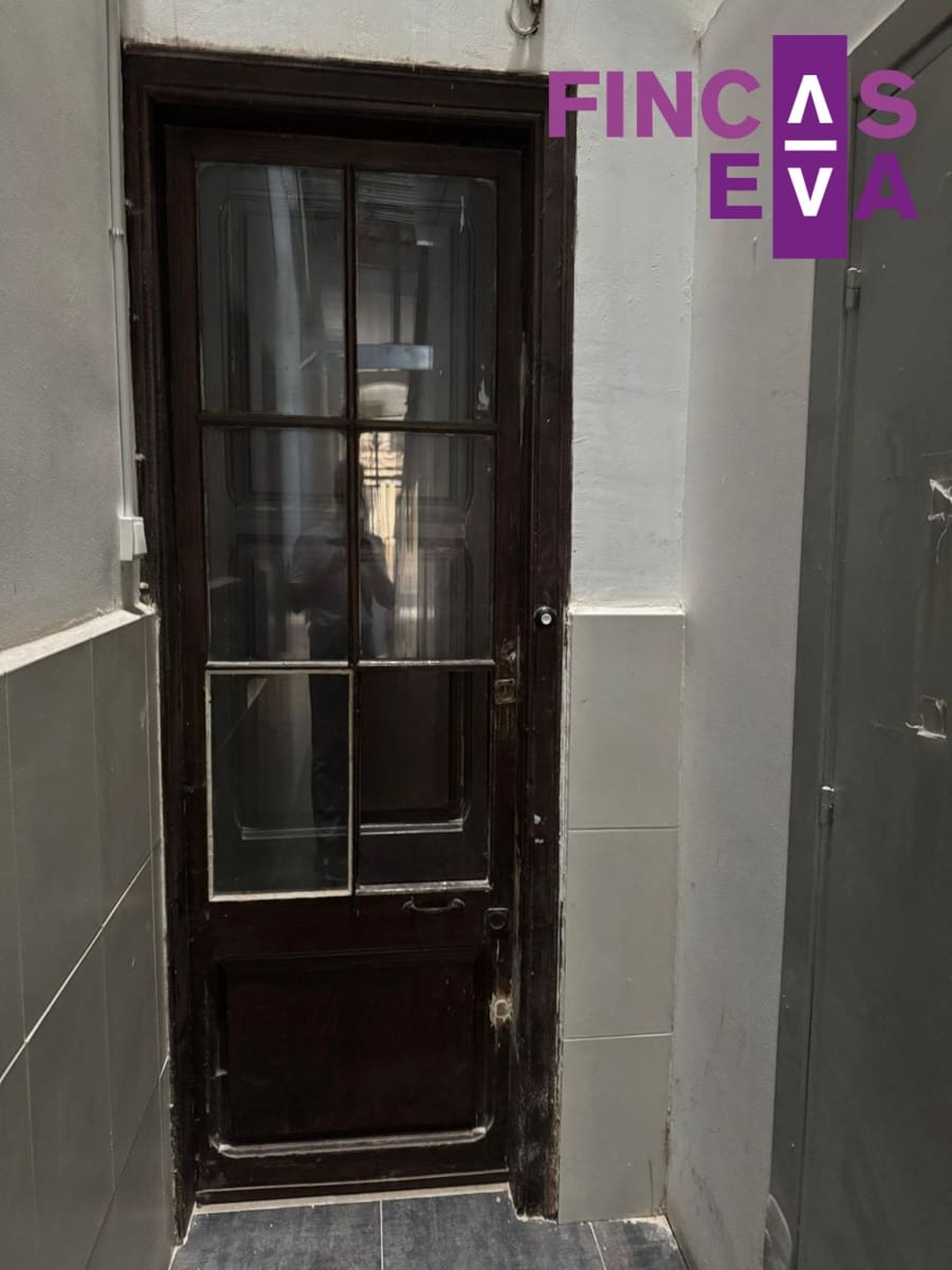 2 bedroom Flat for sale in Barcelona city - € 350,000 (Ref: 9473574)